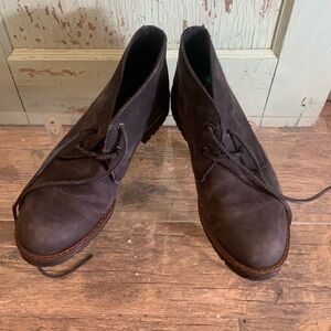 Men’s Natural Sport charcoal colored ankle booties